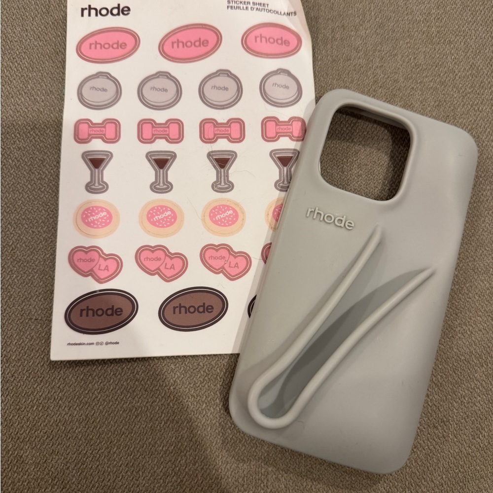 rhode lip case in grey - iPhone 15 Pro